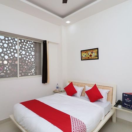 Oyo 13406 Hotel Golden Leaf Bareilly Extérieur photo