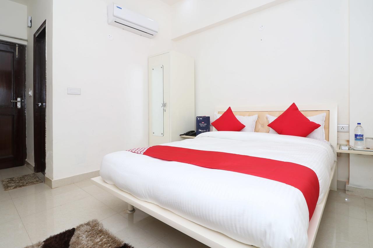 Oyo 13406 Hotel Golden Leaf Bareilly Extérieur photo