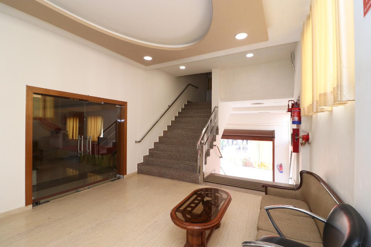 Oyo 13406 Hotel Golden Leaf Bareilly Extérieur photo