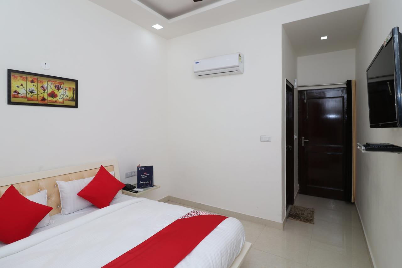 Oyo 13406 Hotel Golden Leaf Bareilly Extérieur photo