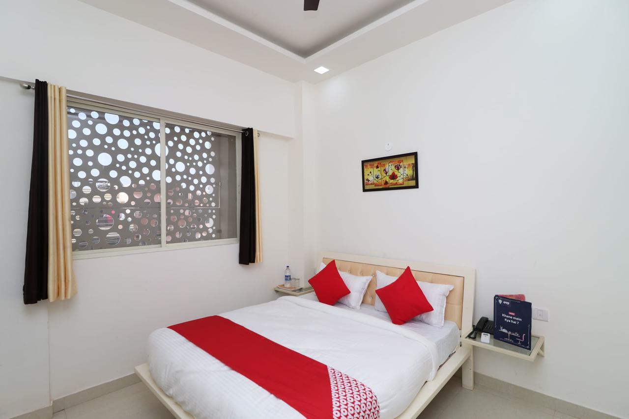 Oyo 13406 Hotel Golden Leaf Bareilly Extérieur photo