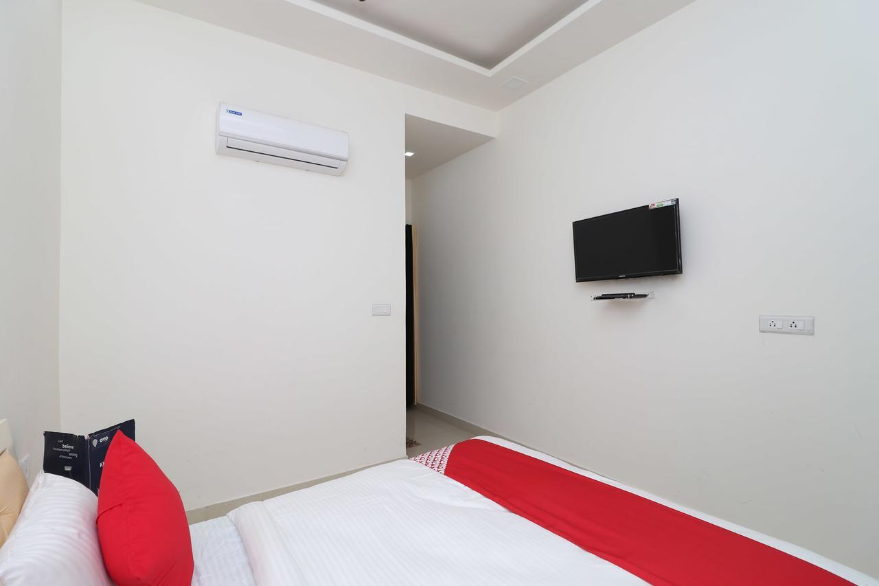 Oyo 13406 Hotel Golden Leaf Bareilly Extérieur photo