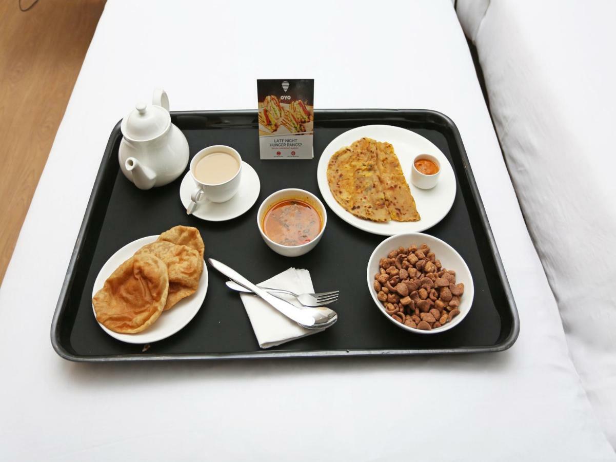Oyo 13406 Hotel Golden Leaf Bareilly Extérieur photo